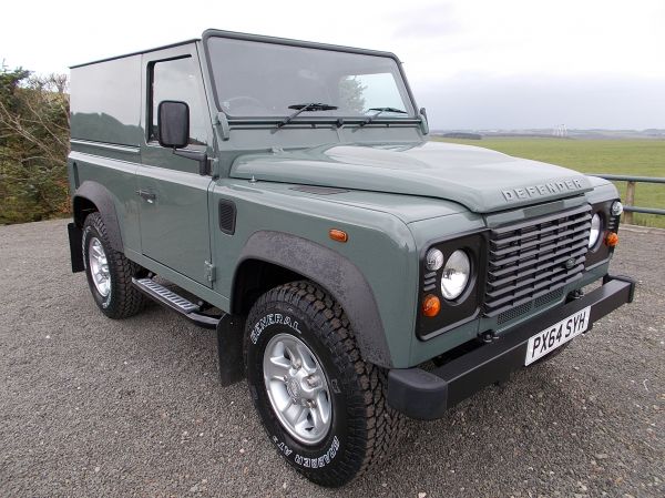 LAND ROVER DEFENDER