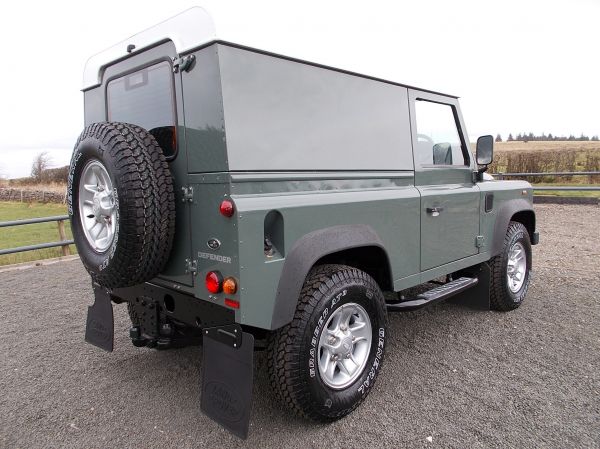 LAND ROVER DEFENDER