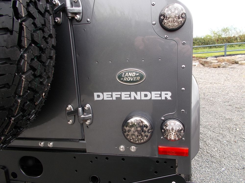 DEFENDER 90 HARD TOP COUNTY PACK